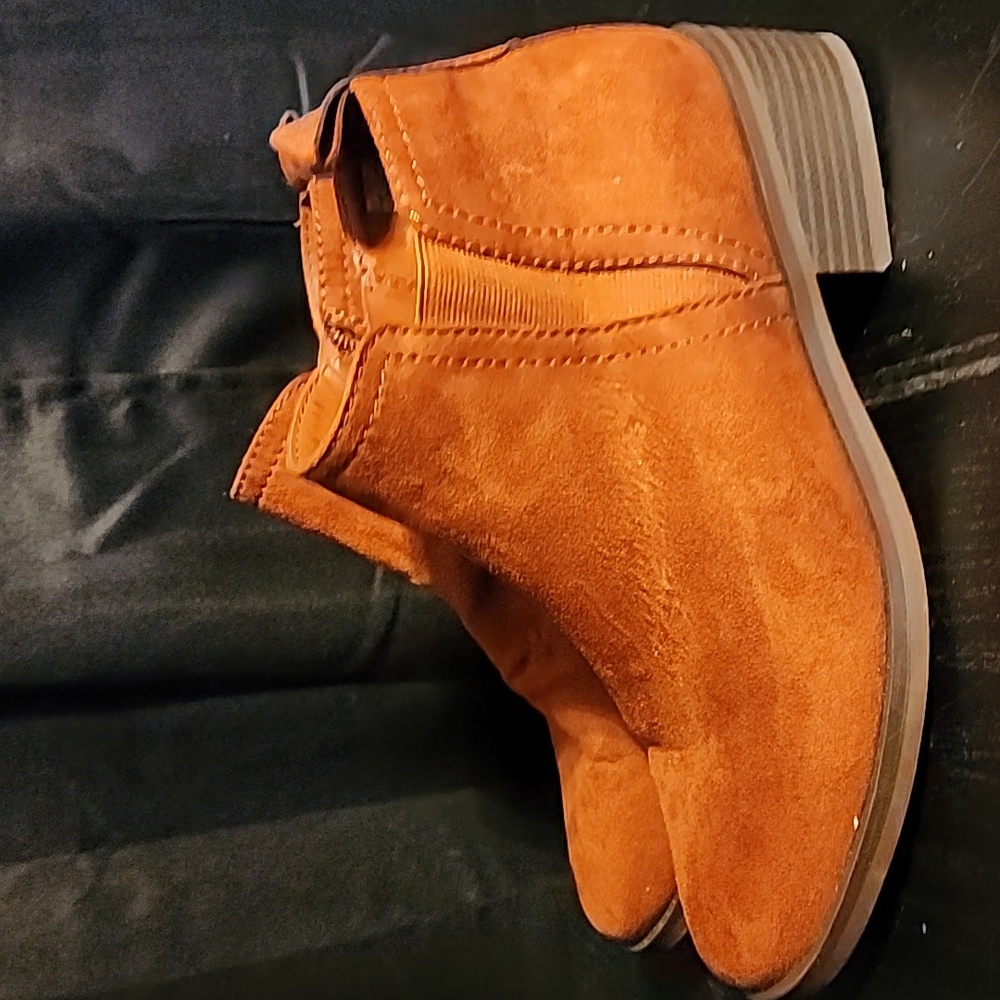 Size 7 Burnt Orange Ankle Booties